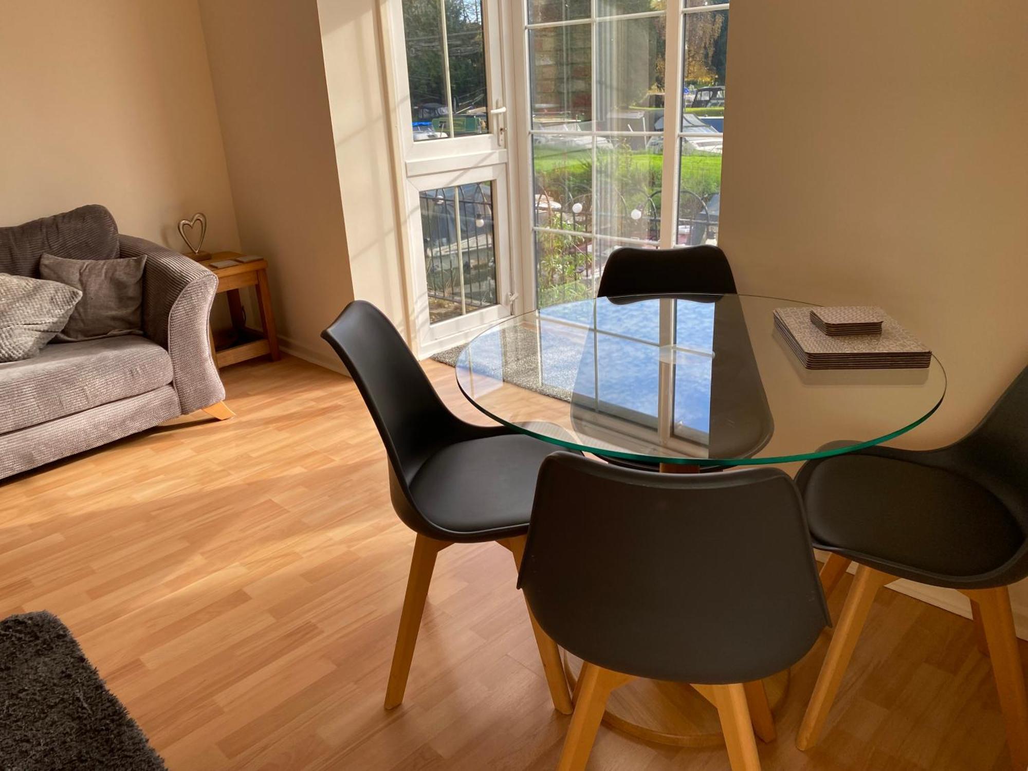 River Courtyard Apartment In The Heart Of Stneots Saint Neots Esterno foto