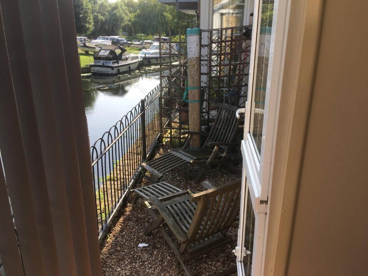 River Courtyard Apartment In The Heart Of Stneots Saint Neots Esterno foto